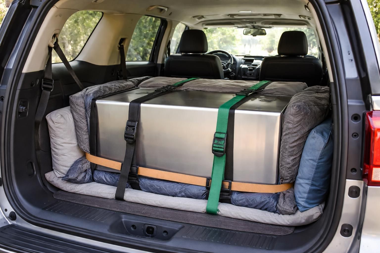 découvrez les meilleures astuces pour transporter un frigo couché dans une voiture en toute sécurité et éviter tout dommage lors du déplacement.